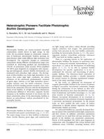 Heterotrophic pioneers facilitate phototrophic biofilm development